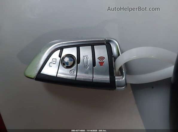WBAFY4C54KBX39751 2019 BMW M8 White Вид панелі приладів