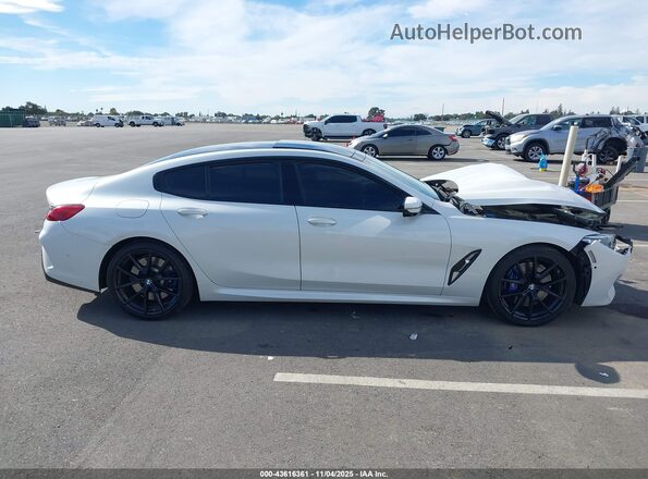 WBAGV2C02LCD46867 2020 BMW 8 SERIES White Սալոնի հետևի տեսք