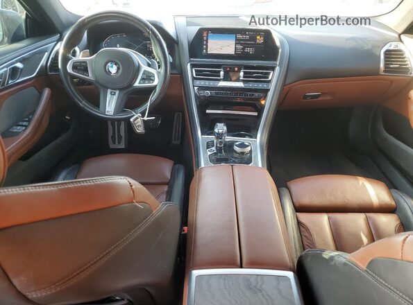 WBAGV2C04NCJ85650 2022 BMW 8 SERIES Blue Widok deski rozdzielczej