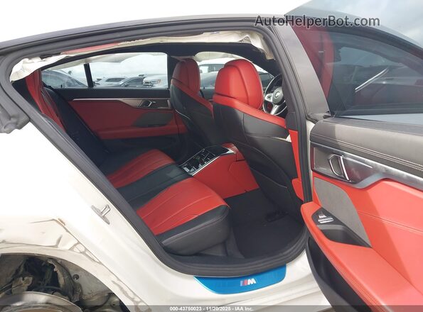 WBAGV2C09RCN12341 2024 BMW 8 SERIES White VIN კოდის სტიკერის ხედი