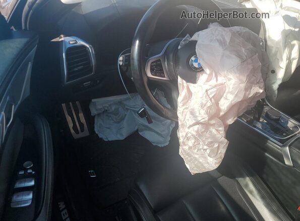 WBAGV8C01NCJ71188 2022 BMW M8 Черный Вид панели приборов