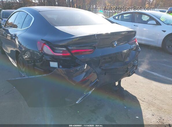 WBAGV8C03MCF82920 2021 BMW M8 Gray Դիմացի տեսք