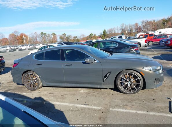 WBAGV8C03MCF82920 2021 BMW M8 Gray Սալոնի հետևի տեսք