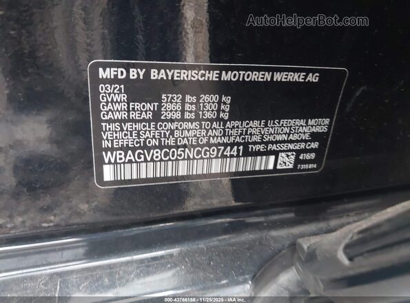 WBAGV8C05NCG97441 2022 BMW M8 Black Widok komory silnika