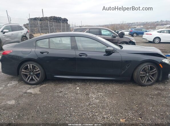 WBAGV8C05NCG97441 2022 BMW M8 Black Widok wnętrza z tyłu