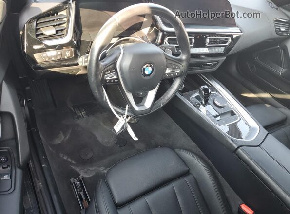 WBAHF3C04NWX42062 2022 BMW Z4 Black წინა პანელის ხედი