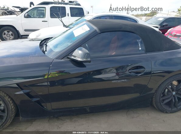 WBAHF3C09NWX45121 2022 BMW Z4 Black 360 interior view