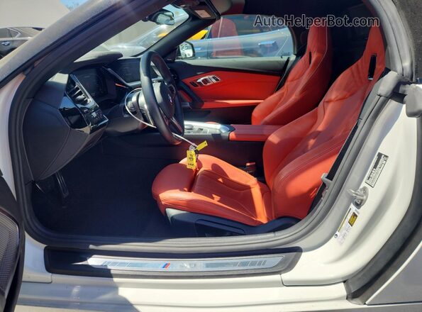 WBAHF9C02SWY43695 2025 BMW Z4 White Widok wnętrza z przodu