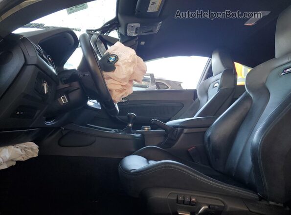 WBS2U7C52KVJ07725 2019 BMW M2 White წინა სალონის ხედი