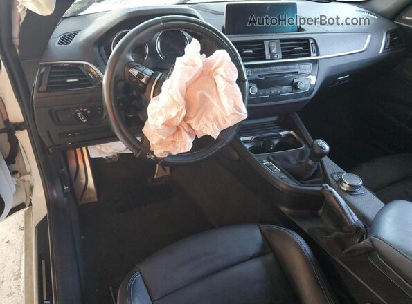WBS2U7C52KVJ07725 2019 BMW M2 White წინა პანელის ხედი