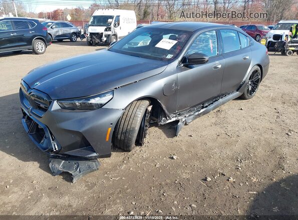 WBS83FK02SCU36580 2025 BMW M5 Black Դիմացի տեսք