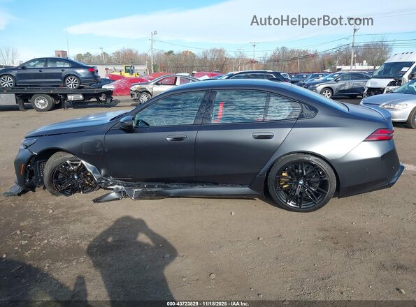 WBS83FK02SCU36580 2025 BMW M5 Black Սալոնի 360 աստիճան տեսք