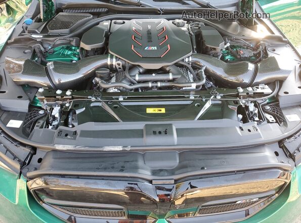 WBS83FK05TCV67939 2026 BMW M5 Зеленый Вид задней части салона