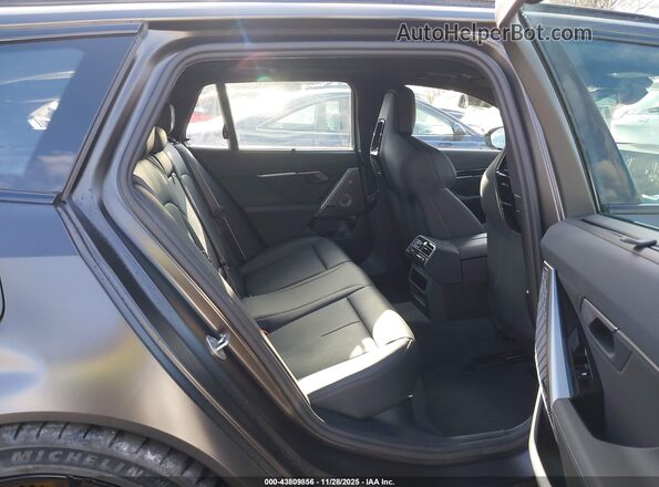 WBS83GV07TCW00246 2026 BMW M5 Gray Widok naklejki z numerem VIN