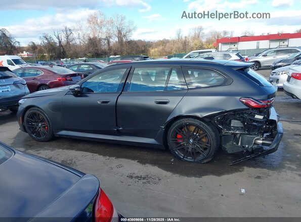 WBS83GV07TCW00246 2026 BMW M5 Gray Widok wnętrza z tyłu