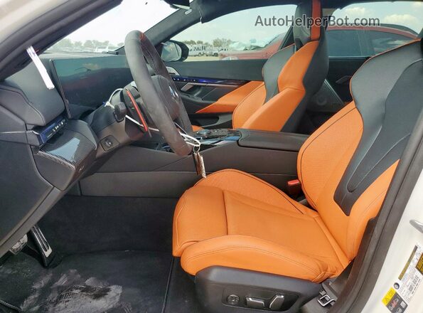 WBS83GV08SCV84024 2025 BMW M5 White Вид салону спереду