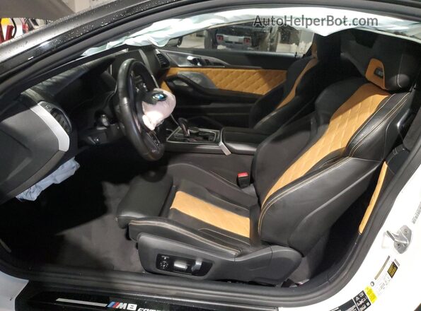 WBSAE0C03LCD77034 2020 BMW M8 Black Widok wnętrza z przodu