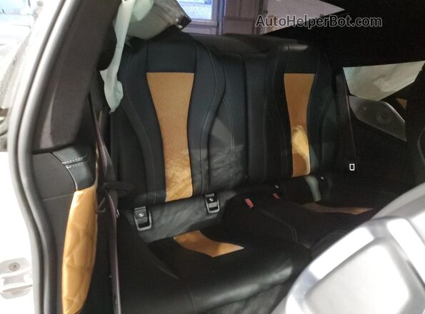 WBSAE0C03LCD77034 2020 BMW M8 Black Widok tylnych siedzeń