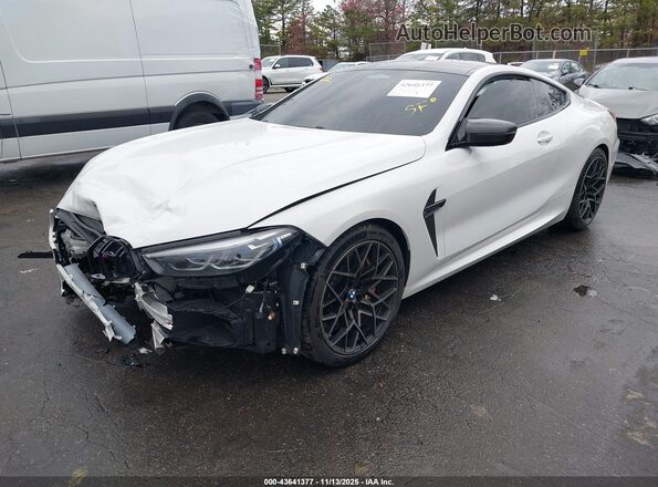 WBSAE0C08LCD64716 2020 BMW M8 Белый Передняя левая четверть