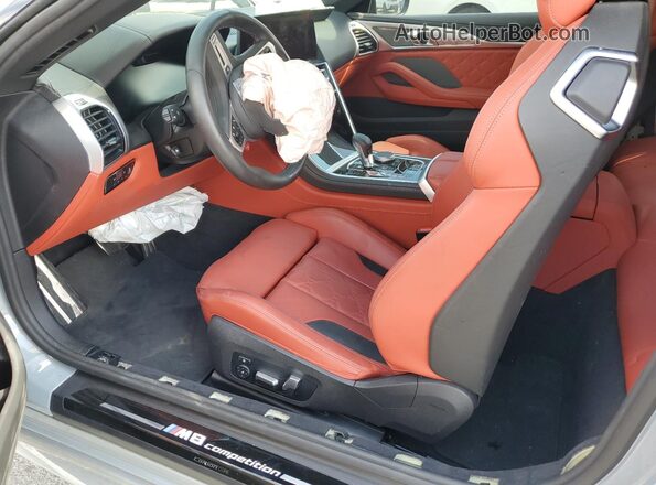 WBSDZ0C06SCS32454 2025 BMW M8 Gray Widok wnętrza z przodu