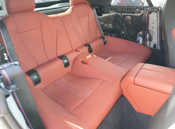 WBSDZ0C06SCS32454 2025 BMW M8 Gray Widok tylnych siedzeń