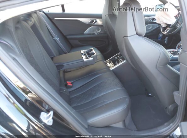 WBSGV0C04RCP32745 2024 BMW M8 Black Vista de la etiqueta del VIN