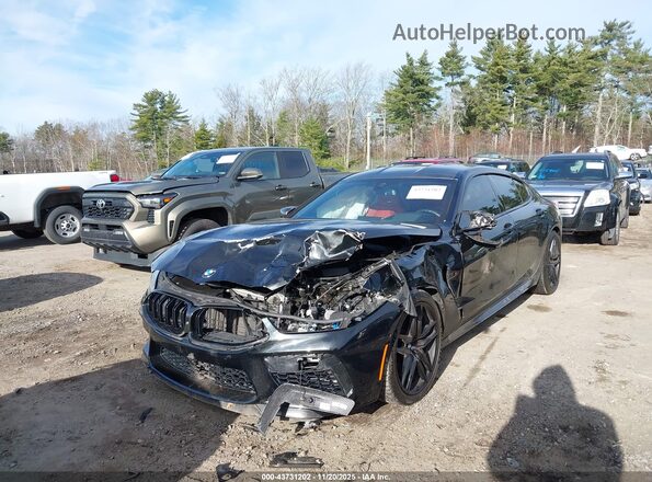 WBSGV0C0XMCF94348 2021 BMW M8 Black Առջևի ձախ երեք քառորդ տեսարան