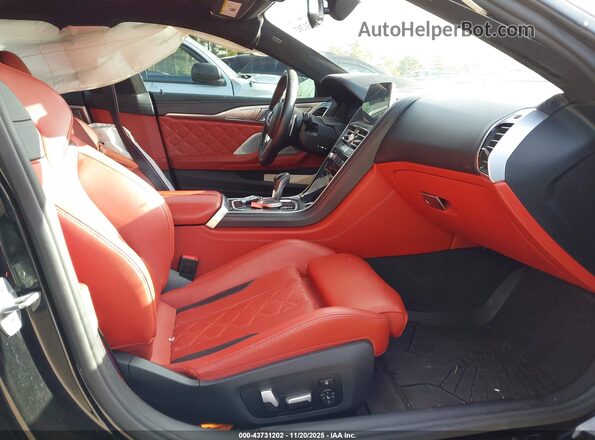 WBSGV0C0XMCF94348 2021 BMW M8 Black Սալոնի դիմացի տեսք