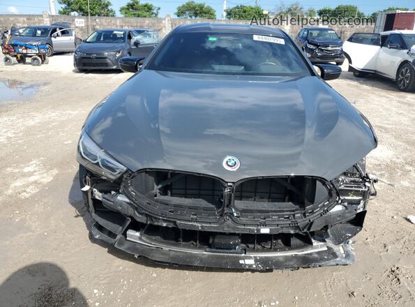 WBSGV0C0XPCM85471 2023 BMW M8 Gray Widok z przodu