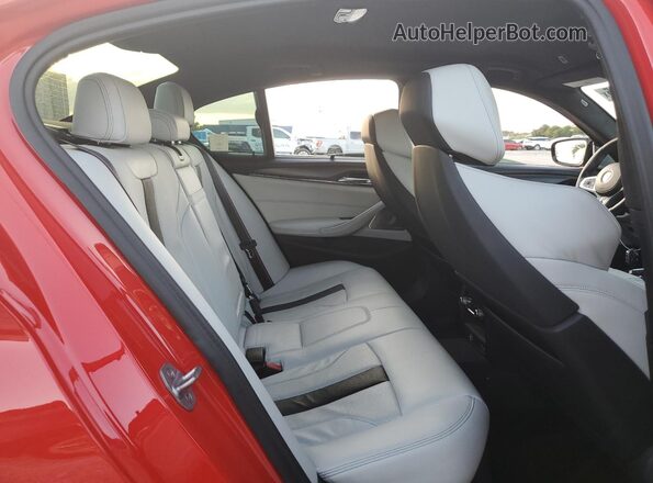 WBSJF0C08LCD17957 2020 BMW M5 Red Հետևի նստատեղերի տեսք
