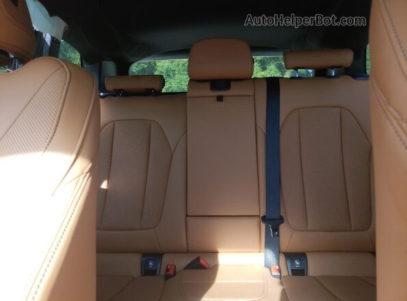 WBX47DP03NN165368 2022 BMW X3 Black Vista de los asientos traseros