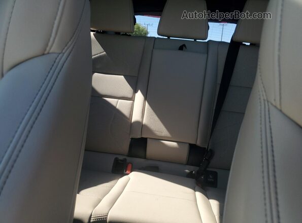 WBX73EF00S5291876 2025 BMW X1 White Vista de los asientos traseros