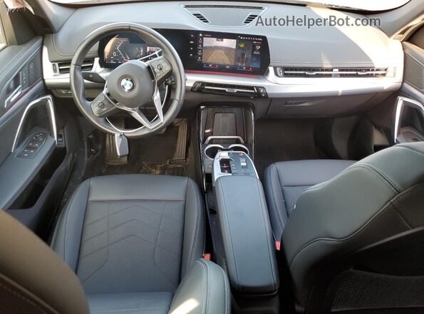 WBX73EF01P5Y25751 2023 BMW X1 Green Widok deski rozdzielczej
