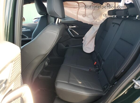 WBX73EF01P5Y25751 2023 BMW X1 Green Widok wnętrza z tyłu