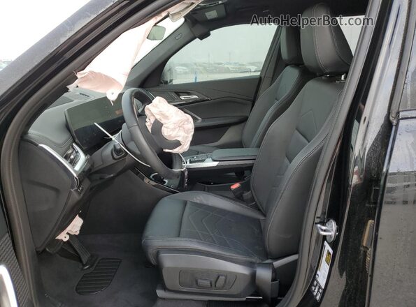 WBX73EF01R5Z83090 2024 BMW X1 Black Widok wnętrza z przodu