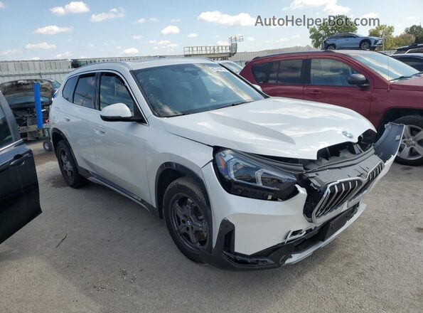 WBX73EF04P5Y23072 2023 BMW X1 White 