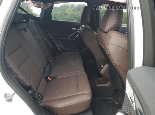 WBX73EF05S5376793 2025 BMW X1 Белый Вид задней части салона