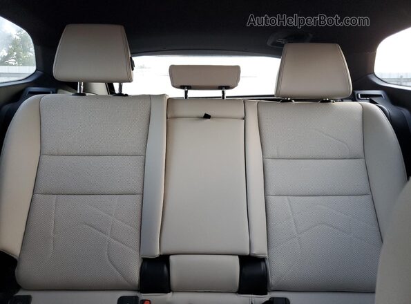 WBX73EF07R5013308 2024 BMW X1 Blue Vista de los asientos traseros