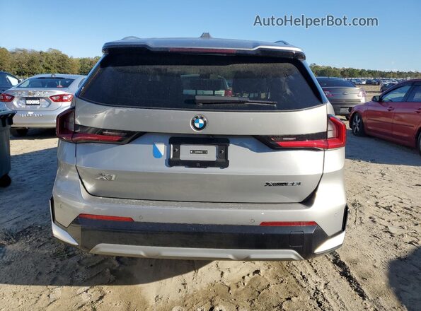 WBX73EF07R5Z44519 2024 BMW X1 Silver Widok z tyłu