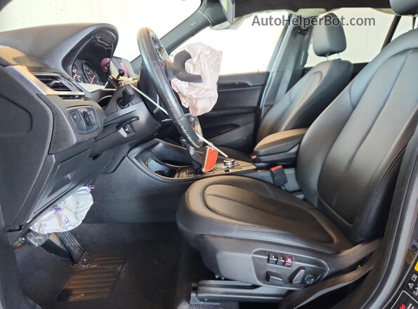 WBXHT3C38J5L24533 2018 BMW X1 Black Front interior view
