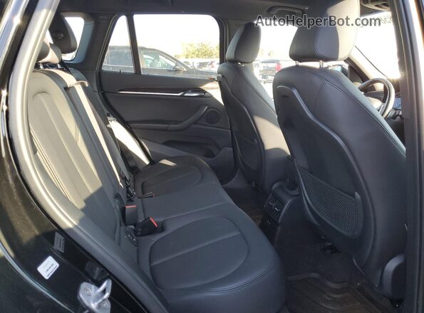 WBXHT3C51K3H34964 2019 BMW X1 Black უკანა სალონის ხედი