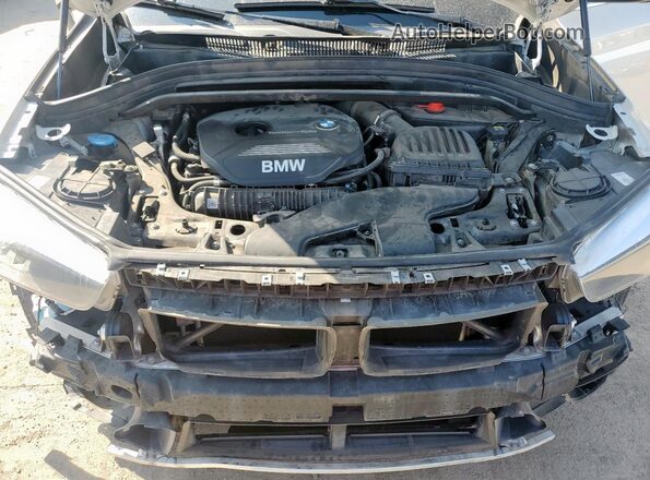 WBXHT3C51K5L38194 2019 BMW X1 White Vista del compartimento del motor