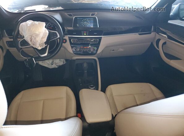 WBXHT3C56K5L37316 2019 BMW X1 Black Widok deski rozdzielczej