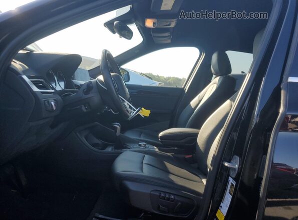 WBXHT3C59K5L36452 2019 BMW X1 Black 