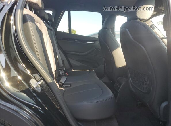 WBXHT3C59K5L36452 2019 BMW X1 Black 