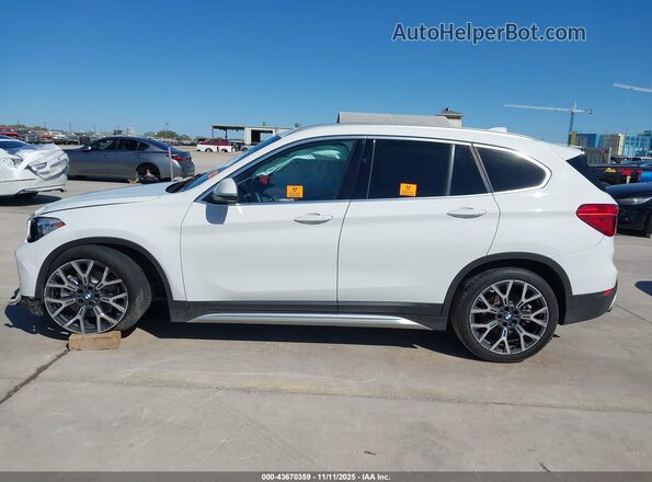 WBXJG7C01N5U65601 2022 BMW X1 White უკანა სალონის ხედი