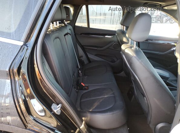 WBXJG7C04L5P58633 2020 BMW X1 Black Widok wnętrza z tyłu