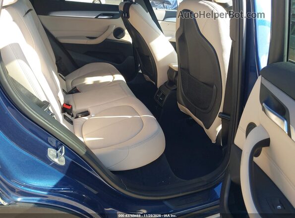 WBXJG7C05M5S36403 2021 BMW X1 Blue VIN კოდის სტიკერის ხედი