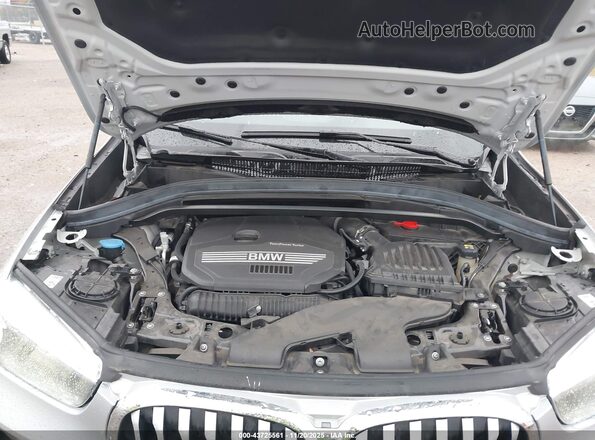 WBXJG7C06L5P49206 2020 BMW X1 Серебряный Вид сзади