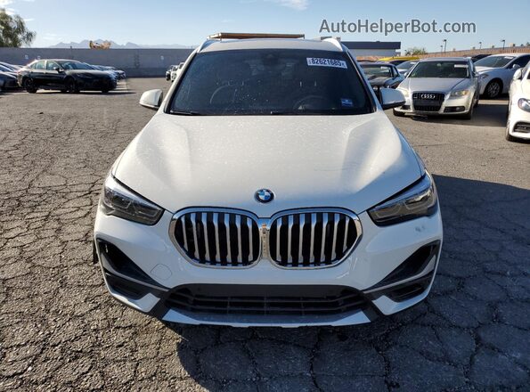WBXJG7C08L5R83055 2020 BMW X1 White Widok z przodu